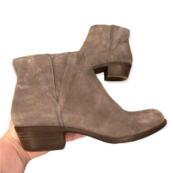 Lucky Brand Benissa Suede Leather Booties Ankle Boots Taupe Womens Size 7 - Picture 1 of 15